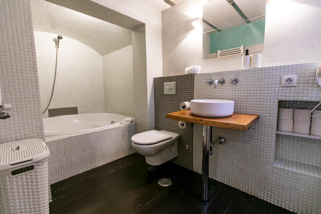 Apartamento 3 Dormitorios En Calle San Vicente. Sevilla Eksteriør bilde